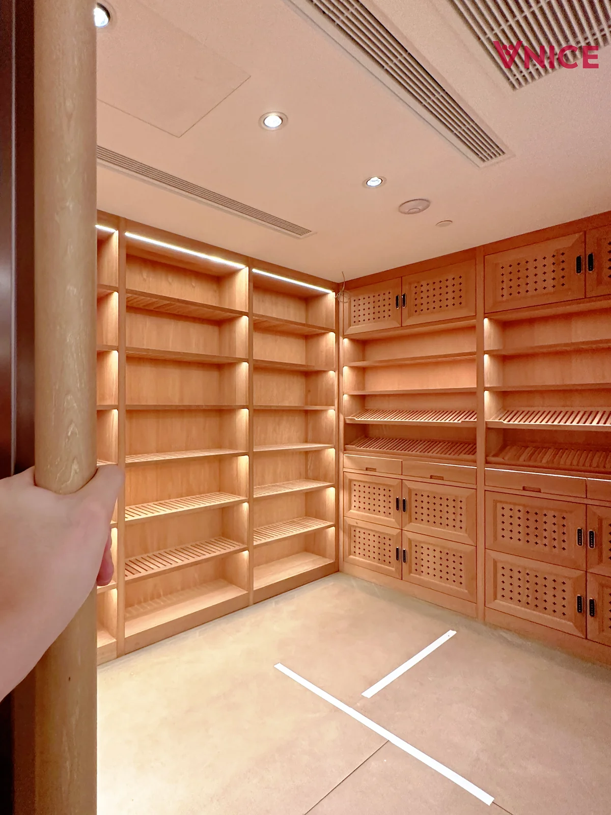 Penthouse Cigar Lounge - Image 4