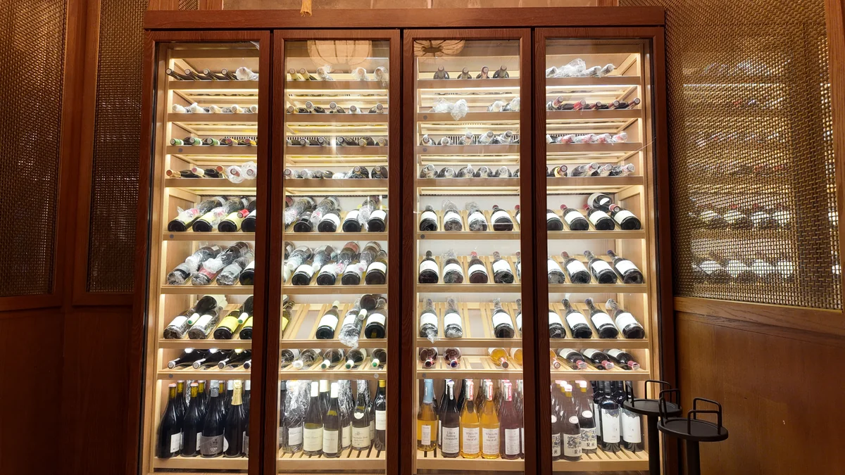 Hangzhou Shangri-La Hotel Wine Cabinet - Image 4
