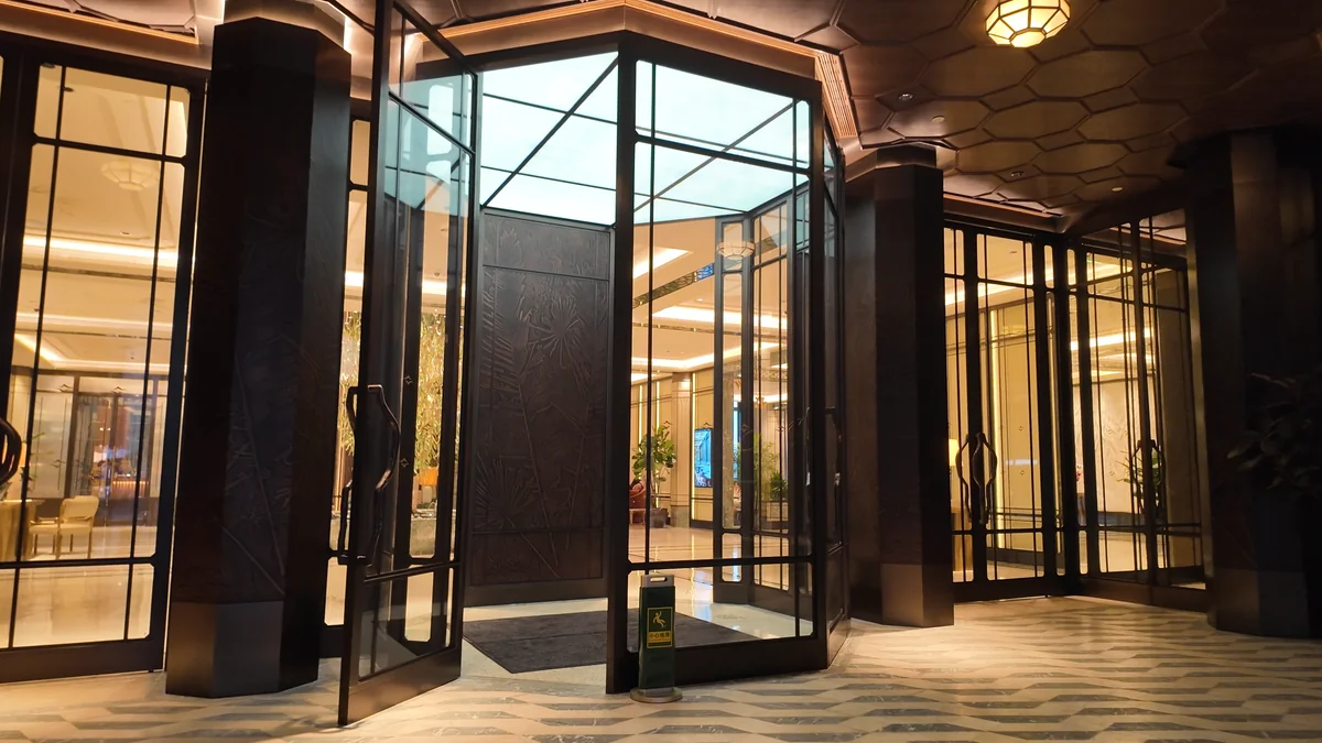 Hangzhou Shangri-La Hotel Wine Cabinet - Image 6